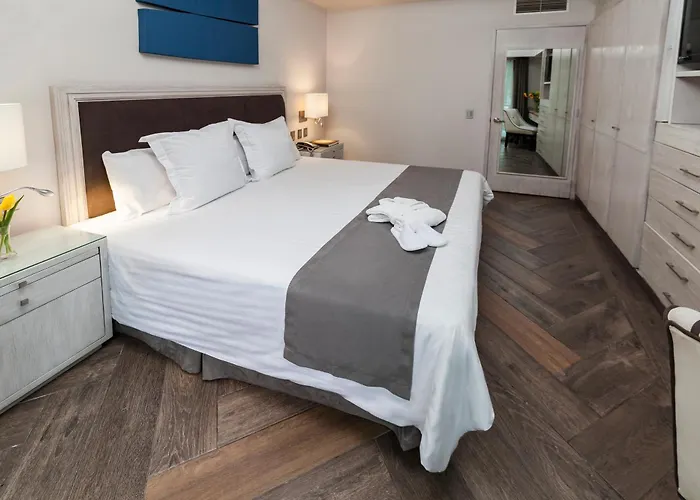 Del Angel Aparthotel