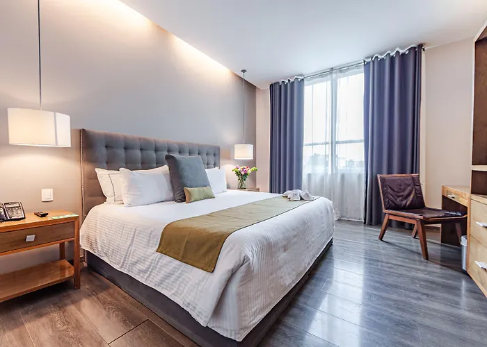 Del Angel Aparthotel